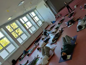 Shavasana (Totenstellung, Abschlussmeditation)