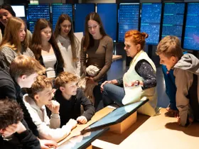 Führung "KI und Du", Foto von Ars Electronica / Birgit Cakir