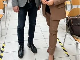 MMMag.a Salzmann mit Schulleiter Dr. Dietl