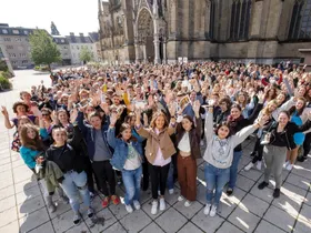 Gruppenfoto mit allen TeilnehmerInnen der MaturantInnenwallfahrt