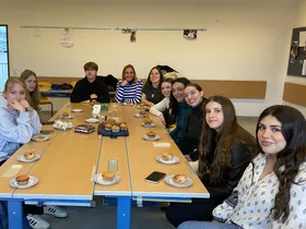 Kuchenverkostung in der Schule