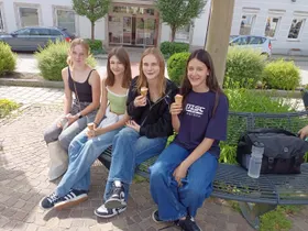 Eis-Essen am Marktplatz