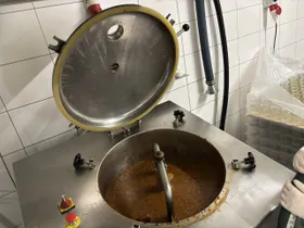 Ein riesiger Kochtopf