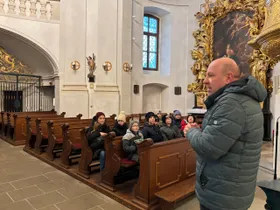 Infos über die Kirche durch Prof. David Weinberger