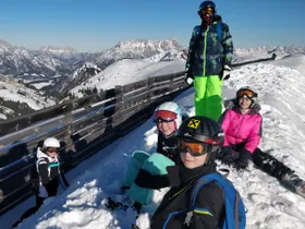 Mit Schneebällen bewaffnet