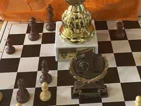 Pokal, Medaille und Brettpreis