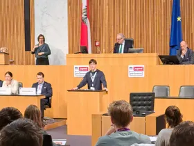 Rede im Parlament