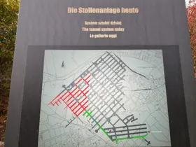 Übersichtsplan (rote und grüne Abschnitte sind begehbar)