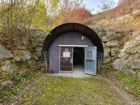Der heutige Eingang der ehemaligen Stollenanlage Bergkristall