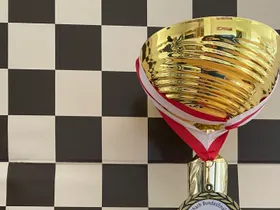 Pokal, Medaille und Brettpreis
