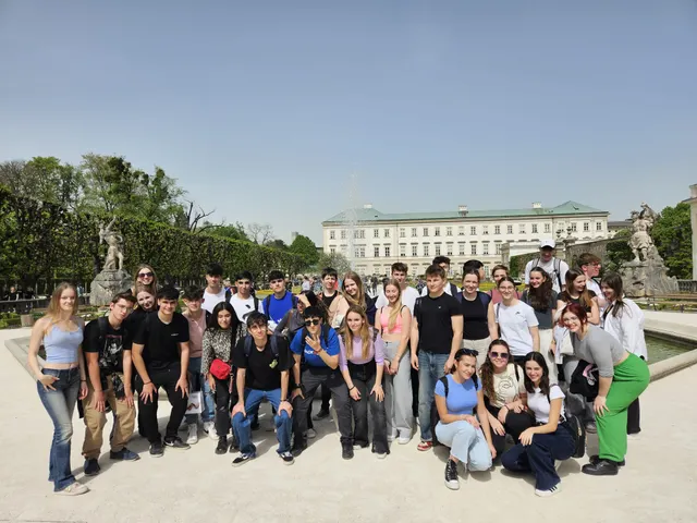 18 spanische Schüler*innen und 5 Lehrer*innen aus Andalusien zu Besuch am b[r]g Enns