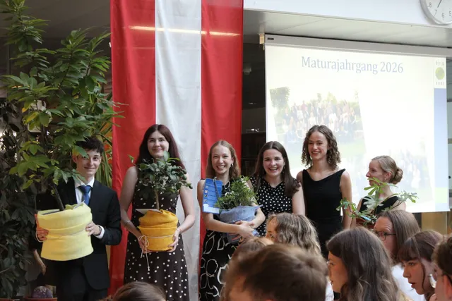 Es ist geschafft – 37 Schülerinnen und Schüler erhielten ihr Maturazeugnis
